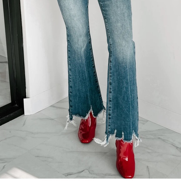 Special A Kodi 98%cotton mid-rise distressed hem flare jeans. Size 5 (27) - Picture 2 of 15